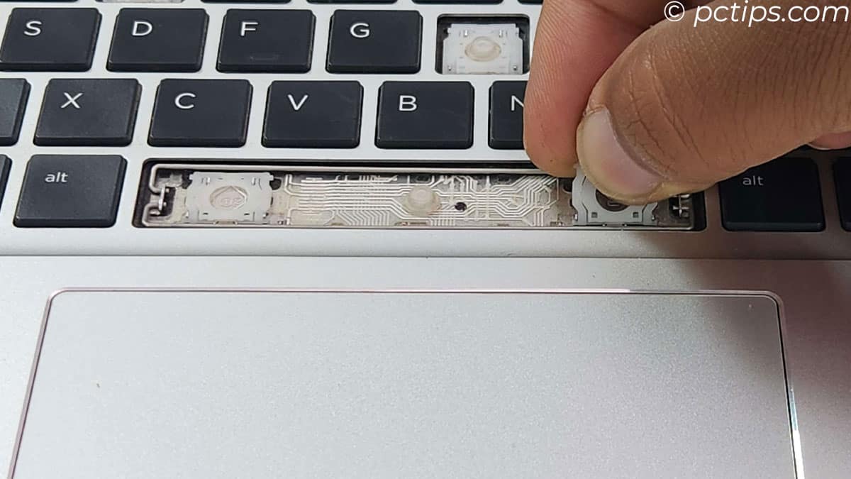 connect retainer to laptop keys